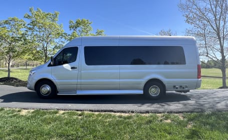 2023 Ultimate Toys Luxury Coach