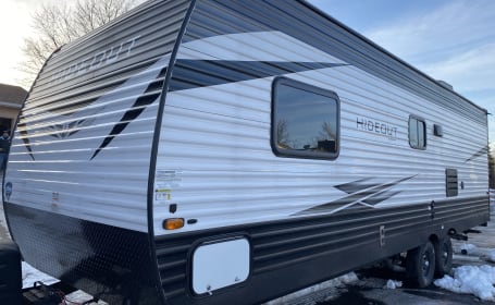 2020 Keystone RV Hideout full size bunk beds Sleeps 8 have new super quiet