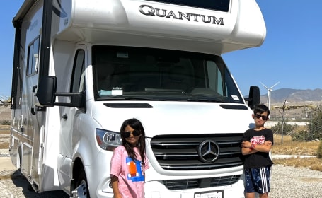 2023 Thor Mercedes Benz Quantum Motorhome FREE Starlink