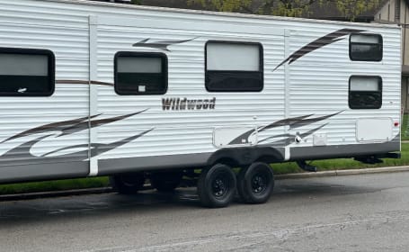 M AND R RVs 2010 (A)  Forest River Wildwood