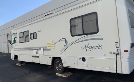 1996 30' Thor Motor Coach, Four Winds Majestic