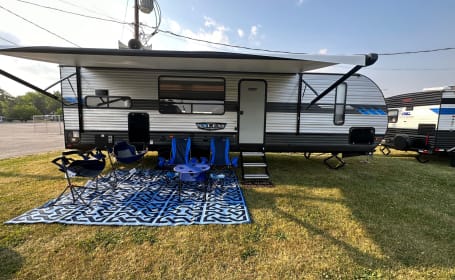 M AND R RVs 2022 Forest River Salem