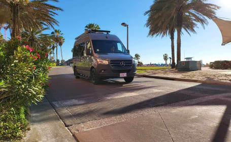2023 Mercedes-Benz Sprinter RV Motorhome Campervan