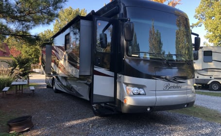 2013 Forest River Berkshire Motorhome