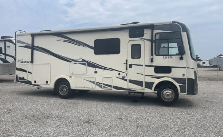 2020 Class A Coachmen Pursuit 29SSP