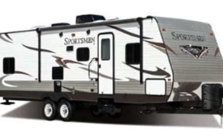 L@@king for an adventure? Let this clean, 2015 KZ Sportsman take you there!