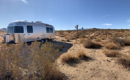 Sliver Moon - Airstream Flying Cloud