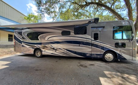 2022 Thor Motor Coach - Palazzo: Elegant In Style