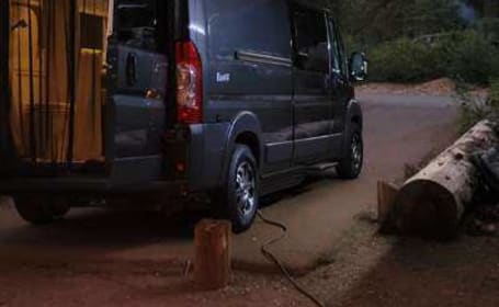 2017 Carado Banff, accomodates everyone in style!