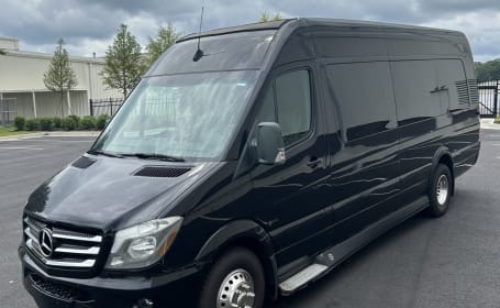 2017 Executive Coach Builders Mercedes-Benz 3500 XD-