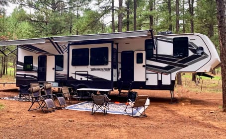 2022 Grand Design Momentum 381 M