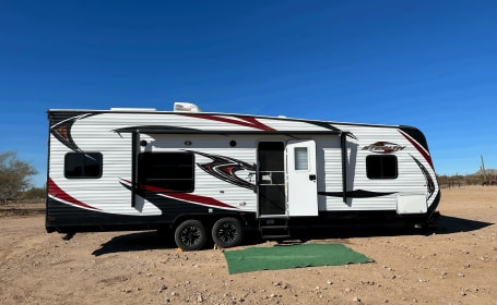 27' Stealth-DOG & UTV FRIENDLY, SLEEPS 6, SOLAR & GAS