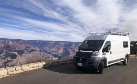 Landyacht :: Fully Self-Contained