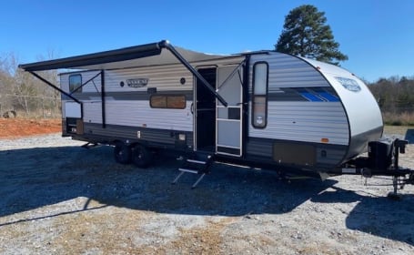 “Roaming Retreat”2022 forest river salem