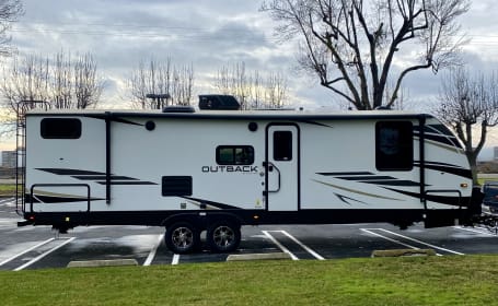 LUXURY 2 BEDROOM*LARGE BATH*