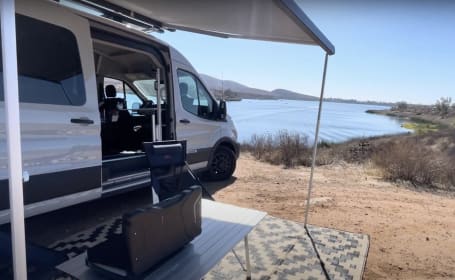 Hiney Hauler | 2022 Ford Transit Vandoit Do Model - Mid Roof