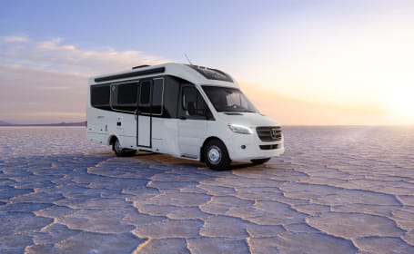 2024 Leisure Travel Vans Unity