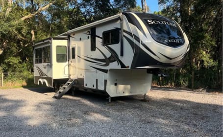 2020 Grand Design Solitude - 2 Bedroom PENTHOUSE!