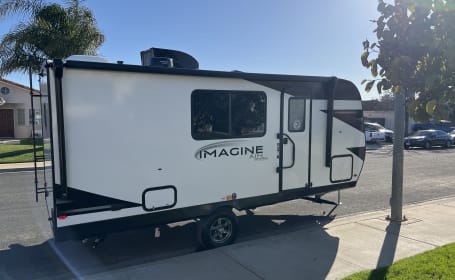 Grand Design- Kid/pet friendly RV/Dry camping