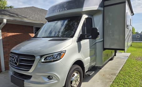 Condor 1 - 2024 Tiffin Wayfarer, 25 RW