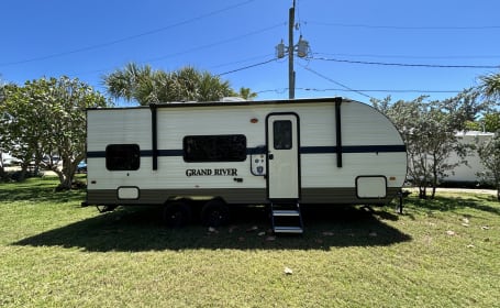 Brand New 2022 Gulf Stream Travel Trailer 27'