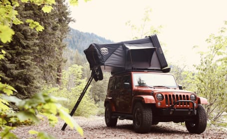 4x4 Jeep Camper - O | Sleeps 4 | All Inclusive | Seattle Overland
