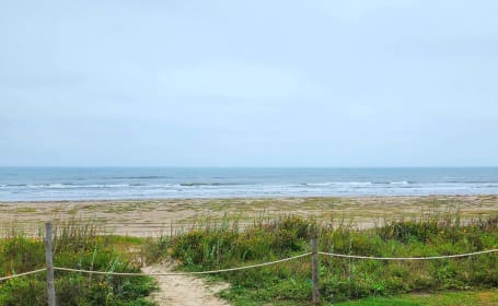 Hideout By the Gulf! Easy to Tow or Have Us Set It Up For You!