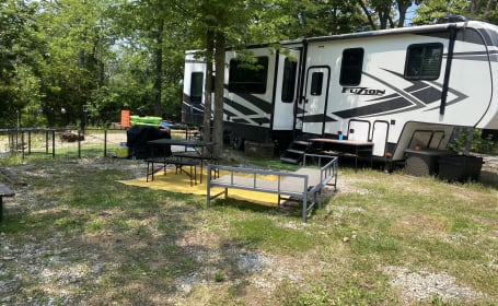 2021 Keystone Fuzion Impact 367 Toyhauler