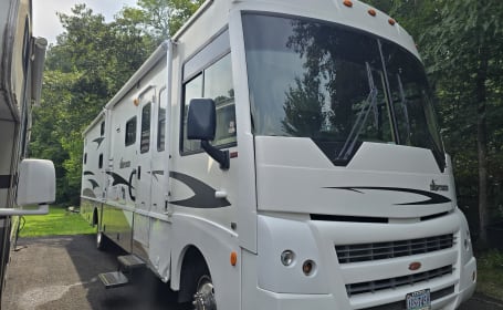 GBA Leisure - 2008 Winnebago Sightseer Bunkbeds Model