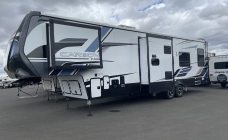 2022 Keystone Carbon 348 - Toy Hauler