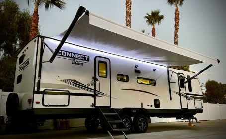 Spacious, clean and comfortable. 2022 28ft travel trailer