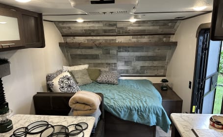 2022 Coleman Dutchman Travel Trailer