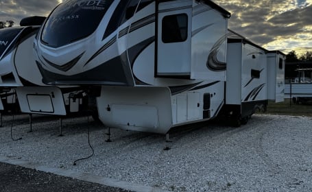 Snow White - sleeps 6 - 1.5 bath