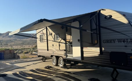 Wolfie 22RR: Toy Hauler **Delivery only**  *Dog Friendly*