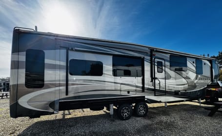 Central Coast Classy, Comfy Camping, Everything Included!