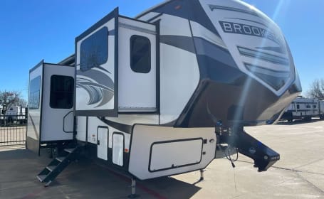 2021 Coachman Brookstone 344 FL