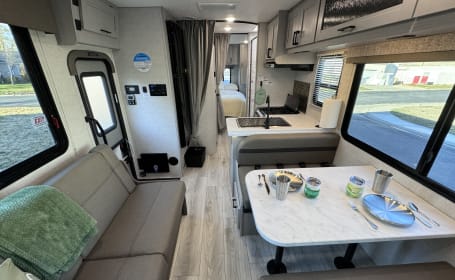 2025 30ft Coachmen 27QB - Sleeps 6 - Fully Stocked Adventure Supplies.