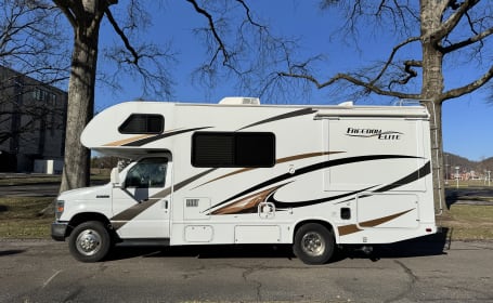 Vandalia RV Thor Freedom Elite
