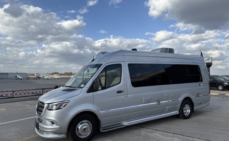 2023 Airstream Interstate 24GL - LOW MILEAGE!