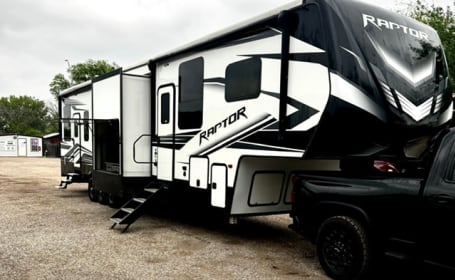 2022 Keystone Raptor 423