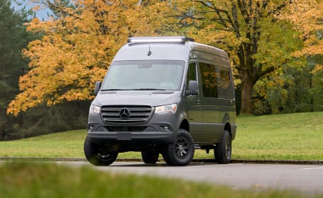 Charlie's 2022 Mercedes-Benz Sprinter
