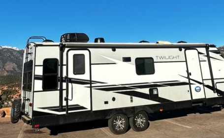 'Twila' 2021 Cruiser RV Twilight signature ACO1527