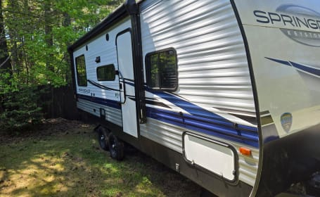Immaculate Travel Trailer Ready for adventure!
