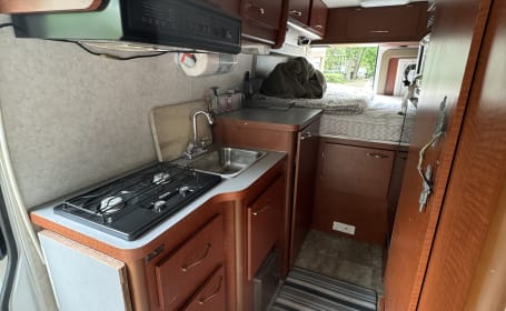 Stella: Your Cozy Cabin on Wheels