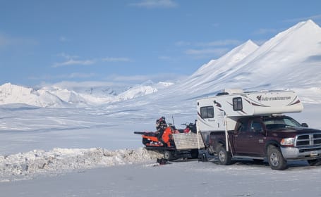 2015 Adventurer 80RB with a 2017 Ram 2500 Offroad