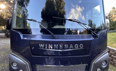 2021 Winnebago Adventurer 29B – Your Home on Wheels!