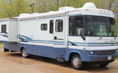 2003 Winnebago Brave - Perfect for Burning Man