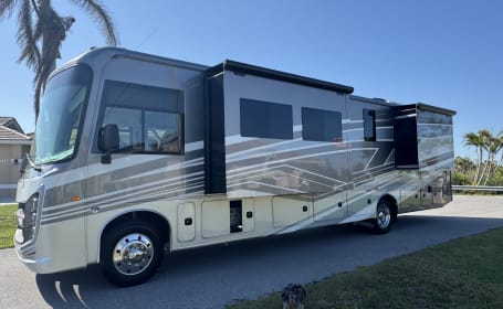 BRAND NEW 2025 Entegra Vision XL!!