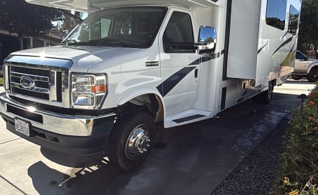 Luxury Jayco Greyhawk • Sleeps 6 • Pet-Friendly & Summer-Ready!