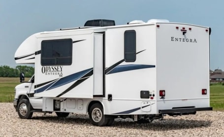 James and Desiree's Home on Wheels - Everything you need for a great time!